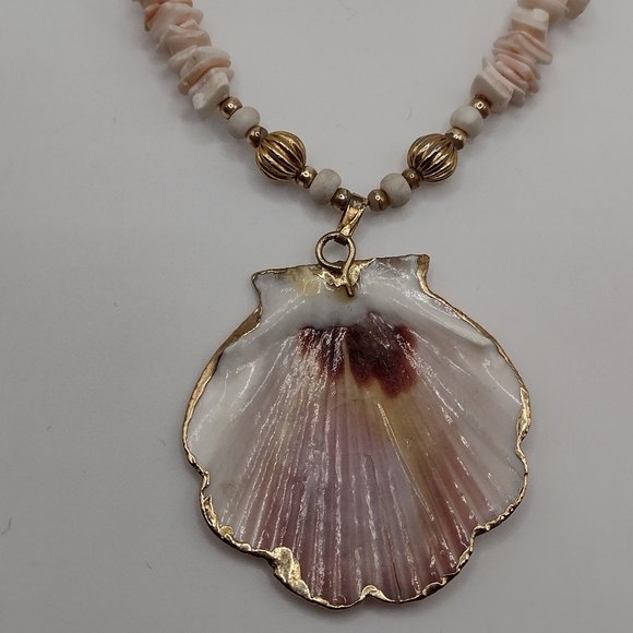 Beautiful Natural Pink Gilded Seashell Necklace, Awesome Mermaidcore! - Picture 9 of 9